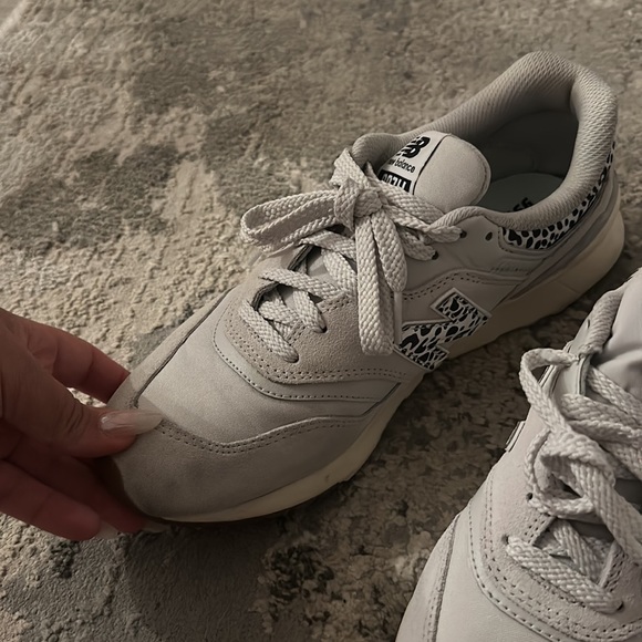 New Balance Tennis Shoes with Leopard Detail - Picture 4 of 6